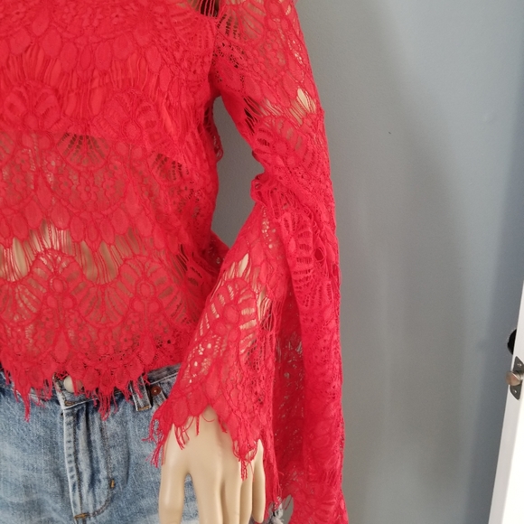 MINKPINK LACE AND EYELASH TRIM BOHO TOP Size Medium - Picture 2 of 10